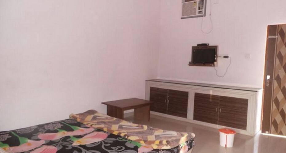Hotel Ujjwal Palace, Sanawad 2